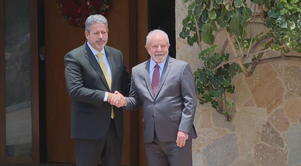 O presidente eleito, Luiz Inácio Lula da Silva (PT), encontra o presidente da Câmara, Arthur Lira (PP-AL)