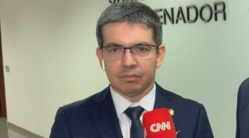 À CNN, o senador Randolfe Rodrigues falou sobre a tramitação da chamada PEC do Estouro em Brasília.