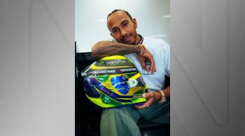 Heptacampeão da Fórmula 1 revelou o novo acessório pelas redes sociais; a Mercedes, sua equipe, escreveu: "Britânico de nascimento, brasileiro de coração"