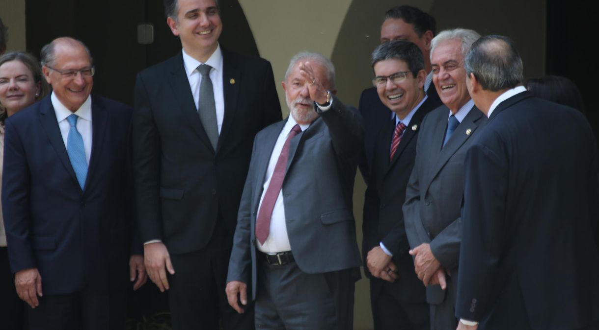 Presidente eleito Luiz Inácio Lula da Silva (PT) e sua equipe de transição se reuniram com o presidente do Senado, Rodrigo Pacheco, nesta quarta (9)
