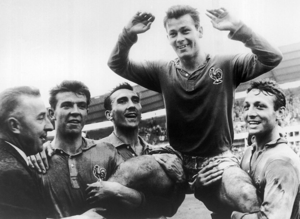 Just Fontaine é um dos maiores artilheiros da Copa do Mundo. O jogador marcou 13 gols em apenas uma edição do evento, em 1958