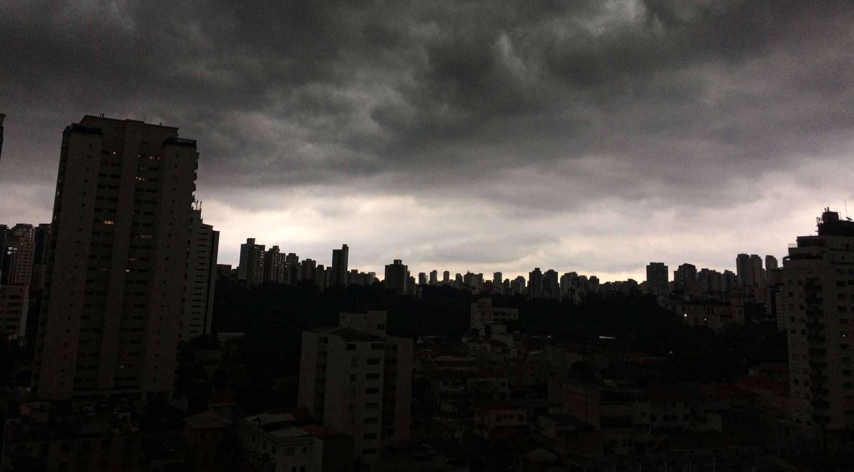 Tempo chuvoso em São Paulo