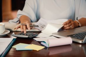 Planejamento financeiro pode ajudar a manter contas no azul