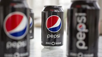 Bebida terá nova receita, nos Estados Unidos, com “novo sistema de adoçante” que lhe confere um “perfil de sabor mais refrescante e ousado” em comparação com a anterior, anunciou a Pepsi na sexta-feira
