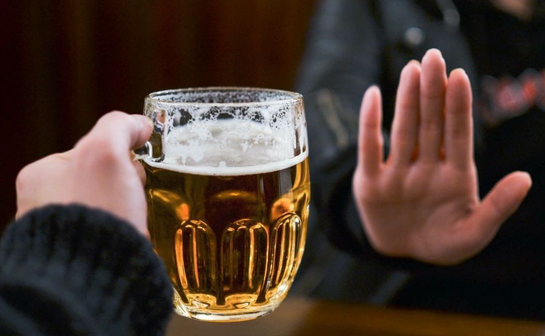 Consumo de bebidas alcoólicas aumentam a pressão arterial, aponta estudo