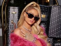 Após quase 20 anos, Paris Hilton anuncia lançamento de segundo álbum