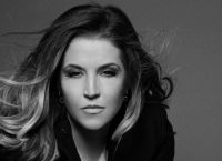 Carreira musical, casamentos e perda do filho: curiosidades sobre Lisa Marie Presley