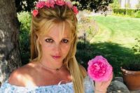 “Ainda estou aqui”: Britney intriga fãs em novo post dias após anunciar fim da carreira