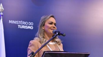 Rui Costa, ministro da Casa Civil, disse que “não há materialidade" no caso até o momento; Daniela Carneiro aparece em fotos ao lado de denunciado por liderar milícias 