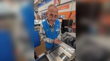 Aos 82 anos, Warren "Butch" Marion trabalhava como atendente em uma rede de supermercados