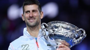 O 22º triunfo de Djokovic em um Grand Slam, agora igualando Rafa Nadal, foi a redenção final um ano depois de sua sensacional deportação da Austrália na véspera do Grand Slam devido à falta de vacinação contra a Covid-19