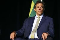 “Não existe proposta de moeda única, vai se informar”, diz Haddad a repórter