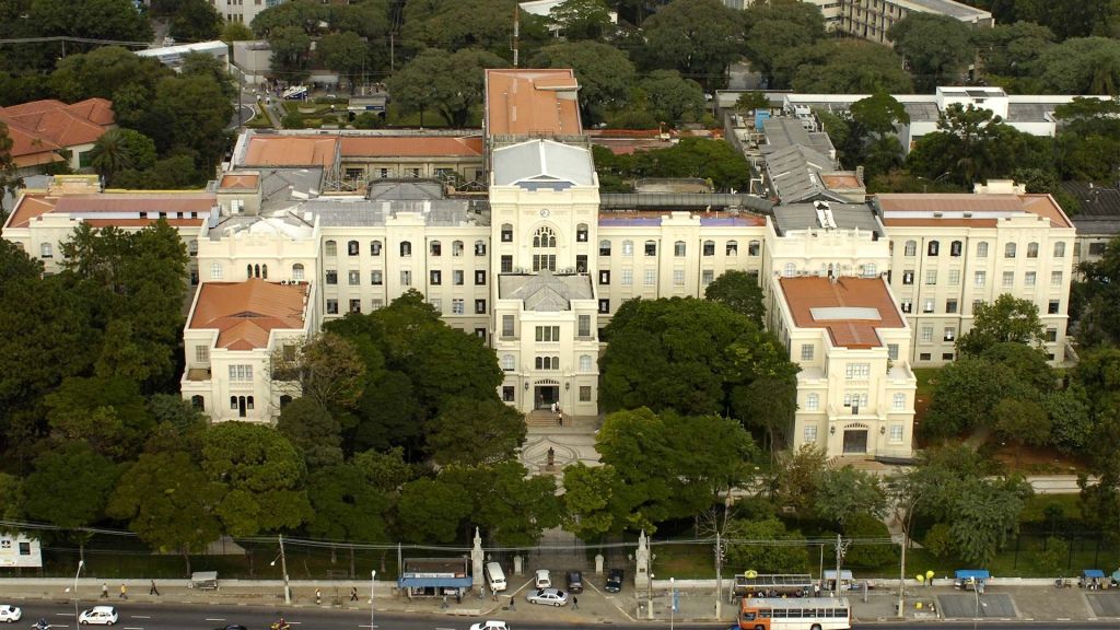 Vista aérea da Faculdade de Medicina da USP, em São Paulo.