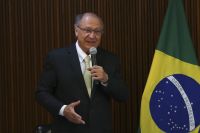 Mais de 115 mil veículos foram vendidos em menos de 4 semanas, diz Alckmin