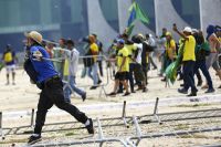 Após protesto criminoso que atacou prédios dos três poderes, PF reforça segurança de Lula