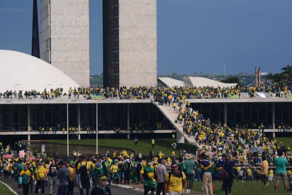 Atos criminosos no Congresso Nacional