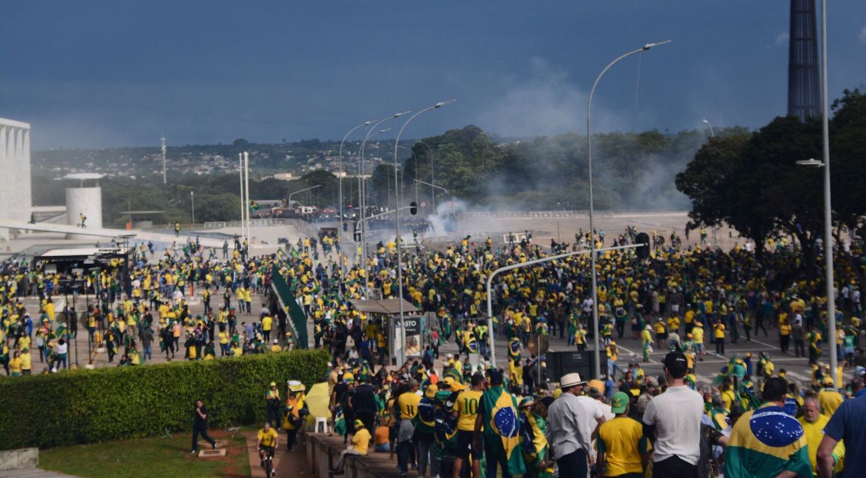 Atos criminosos do dia 8 de janeiro em Brasília
