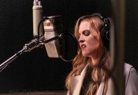 Filha de Elvis, Lisa Marie Presley morre aos 54 anos