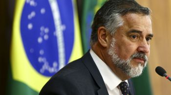 Paulo Pimenta disse que a votação no presidente Luiz Inácio Lula da Silva foi para colocar o rico no imposto de renda e o pobre no orçamento