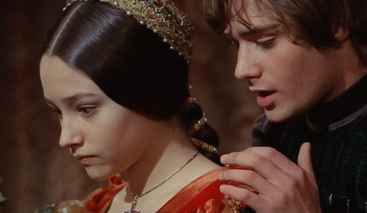 Olivia Hussey e Leonard Whiting em cena de "Romeu e Julieta"