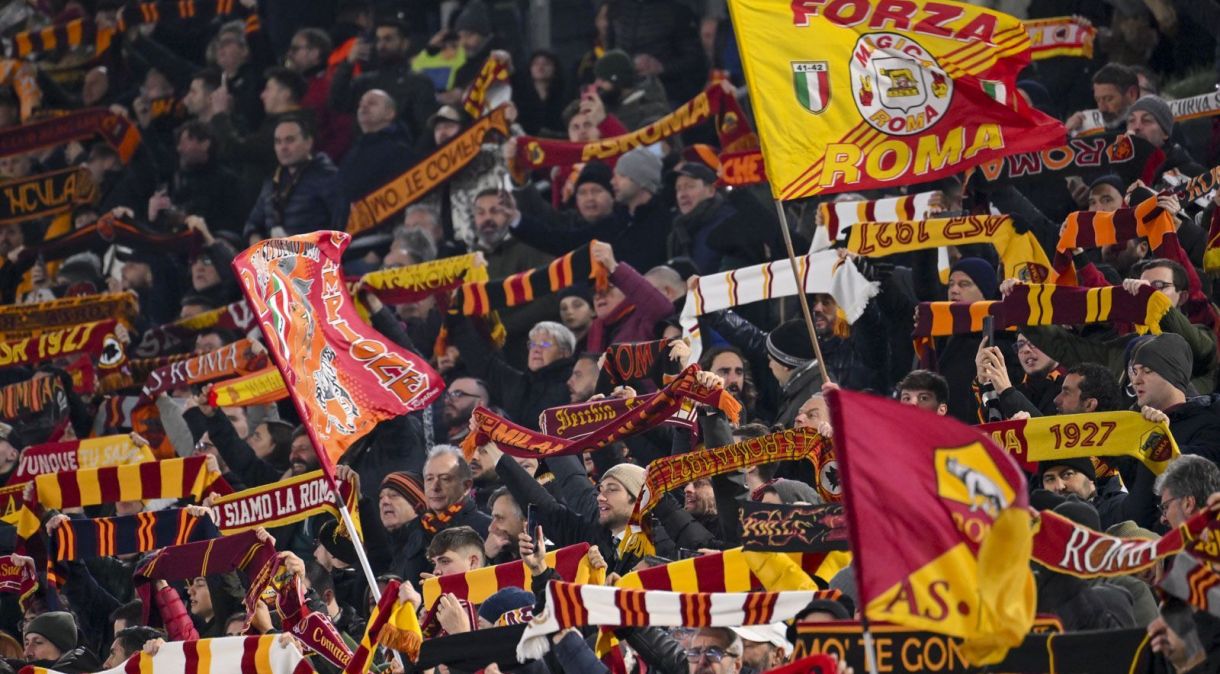 Torcedores da Roma foram suspensos de jogos fora de casa após briga