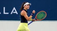 Luisa Stefani vence com holandesa na estreia do Australian Open