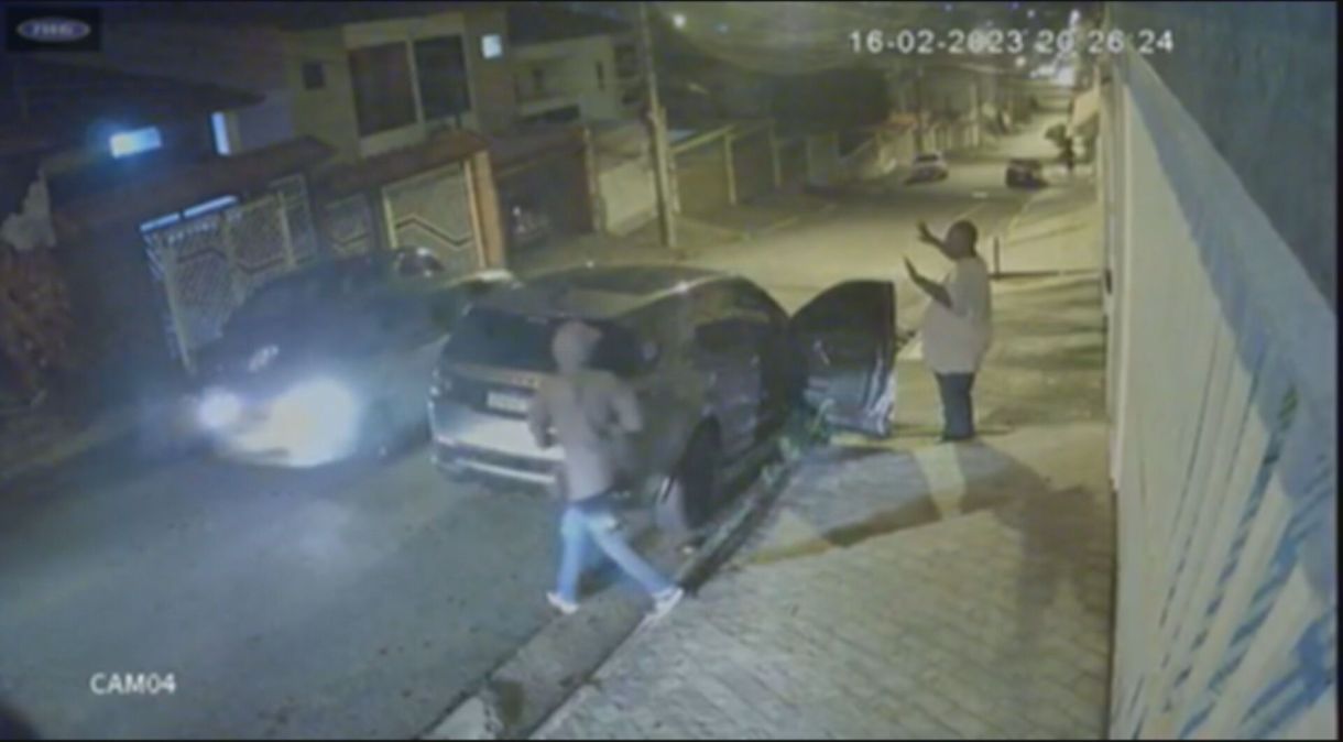 Péricles é assaltado e tem veículo e pertences roubados em Santo André