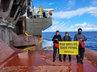 Greenpeace ocupa plataforma da Shell em dia que petroleira divulga lucro recorde