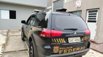 Droga estava escondida em fundo falso de carreta; desnível no assoalho chamou a atenção da Polícia Militar Rodoviária