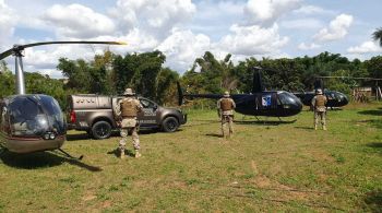Segundo a Polícia Militar, durante a operação foram apreendidos três helicópteros, três armas de fogo e 5 kg de cocaína