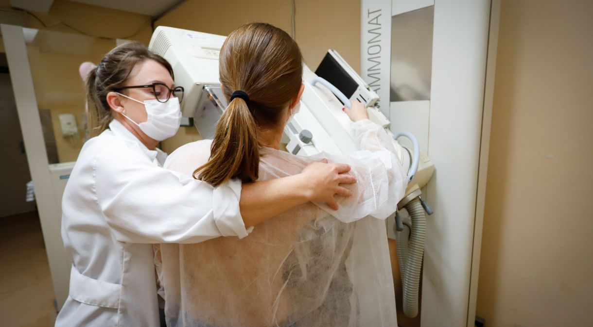 Mamografia permite a detecção do câncer de mama em fase inicial