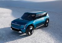 Kia lança EV9, novo SUV elétrico com tapetes feitos de redes de pesca recicladas