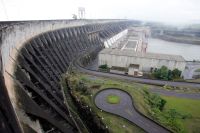 Conselho aprova redução da tarifa de Itaipu após acordo entre Brasil e Paraguai, e conta de luz pode ficar 1% menor