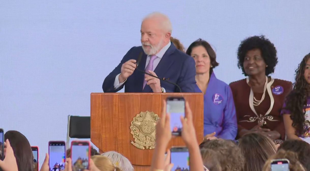 Presidente Luiz Inácio Lula da Silva (PT) discursa em cerimônia pelo Dia Internacional das Mulheres