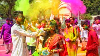 No mês do festival mais colorido do mundo, Planeta CNN exibe episódio sobre a Índia e conta mais do Holi no programa Destination, que será exibido neste domingo (12) às 19h15