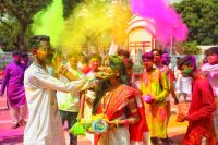 “Vitória do bem contra o mal”: conheça o Holi, festival das cores na Índia