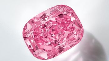 A pedra nomeada 'Rosa Eterno' foi descoberta em Botsuana em 2019 e tem 10,57 quilates; É considerado um dos diamantes mais bonitos do mundo