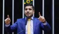 Autor do pedido da CPMI do 8 de janeiro incitou atos antidemocráticos, conclui PF