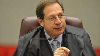 Luís Felipe Salomão foi criticado pelo presidente do STF durante sessão que derrubou decisão de afastar a juíza Gabriela Hardt 
