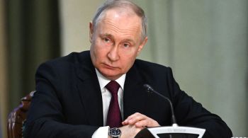 O presidente Vladimir Putin declarou à televisão estatal russa, nesse sábado (25), que planeja posicionar armas nucleares táticas na vizinha Belarus