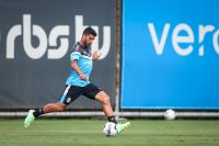 Grêmio: Luis Suárez volta a treinar no campo em meio a boatos sobre saída