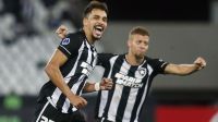 Em boa fase, Botafogo goleia time de Loco Abreu pela Copa Sul-Americana