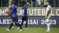 Cruzeiro vence o Grêmio pelo Brasileirão; Ronaldo vê camisa 9 resolver