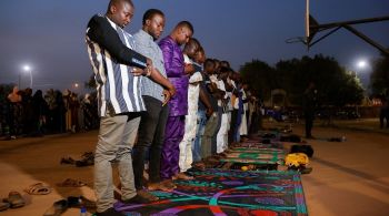 As incursões ocorreram nas aldeias de Kourakou e Tondobi, na região do Sahel do país. Nenhum grupo assumiu a autoria dos atentados