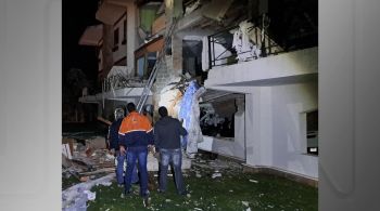 Técnicos do Instituto de Criminalística e da Defesa Civil realizam vistoria em condomínio no interior de São Paulo; impacto abalou estrutura e deixou feridos