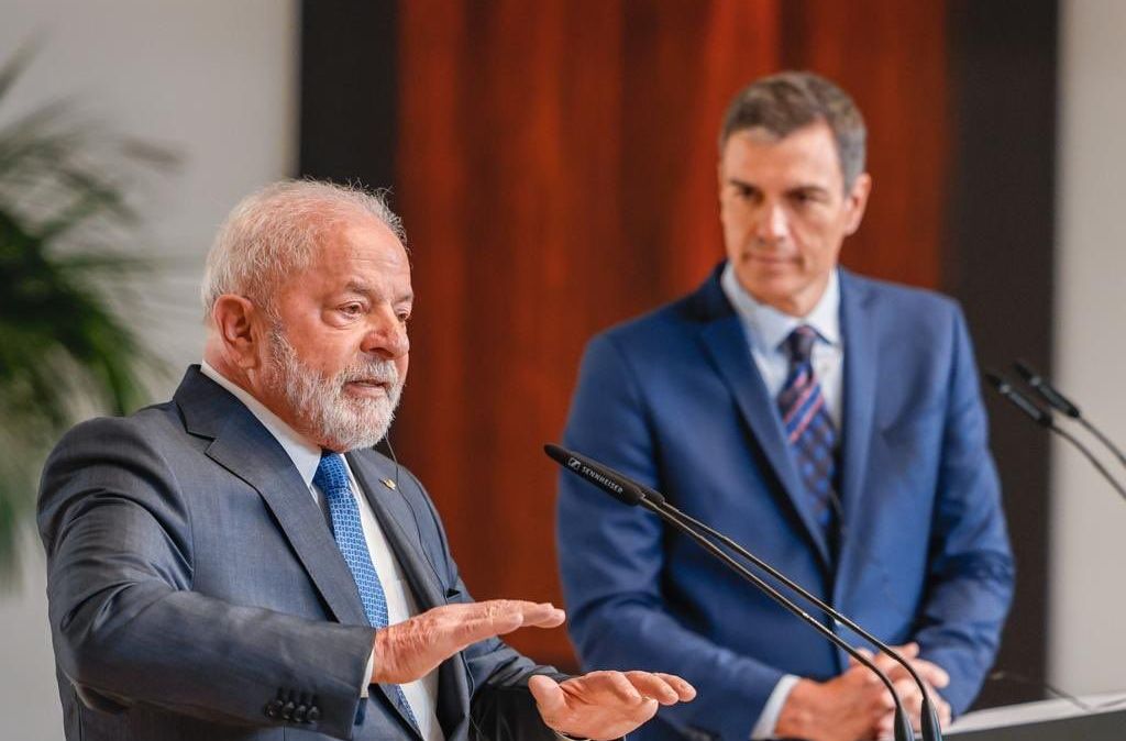 Lula discursa em evento com o premiê da Espanha, Pedro Sanchez