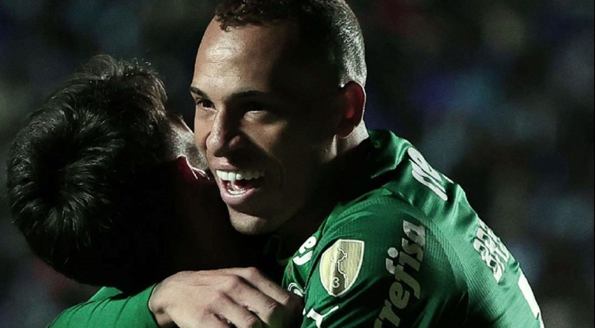 Breno Lopes comemora o gol do Palmeiras no jogo