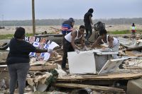 Imagens mostram devastação causada por tornados e tempestades nos Estados Unidos