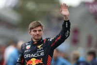 “Levo o troféu e eles voltam para suas casas”, diz Verstappen sobre vaias na F1