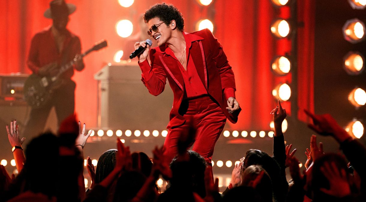 Bruno Mars cancela show em Israel após bombardeios